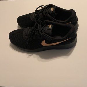 Nike Women's Tanjun Shoes, Black and Gold